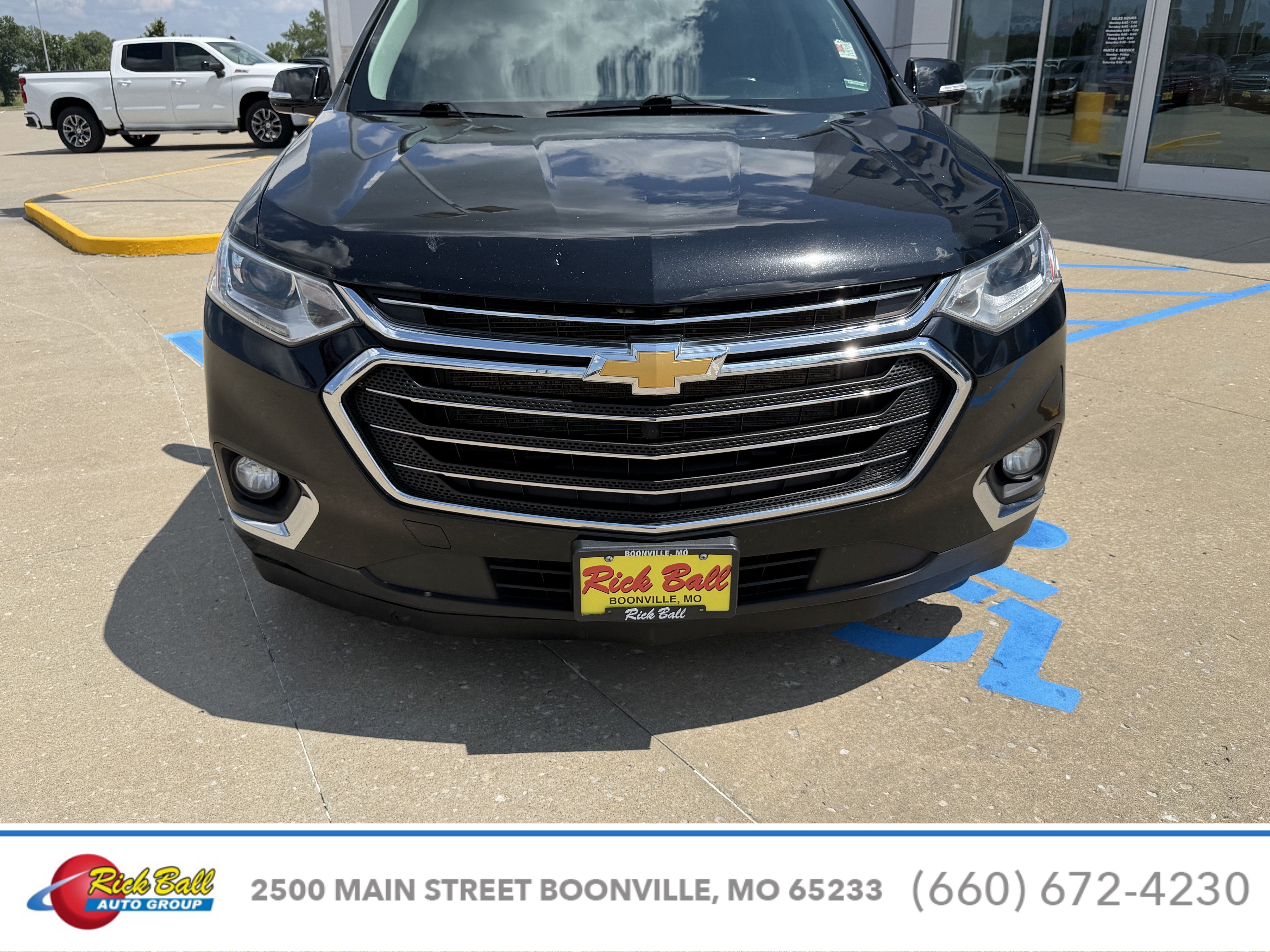 Used 2020 Chevrolet Traverse 1LT with VIN 1GNERGKW1LJ285416 for sale in Kansas City