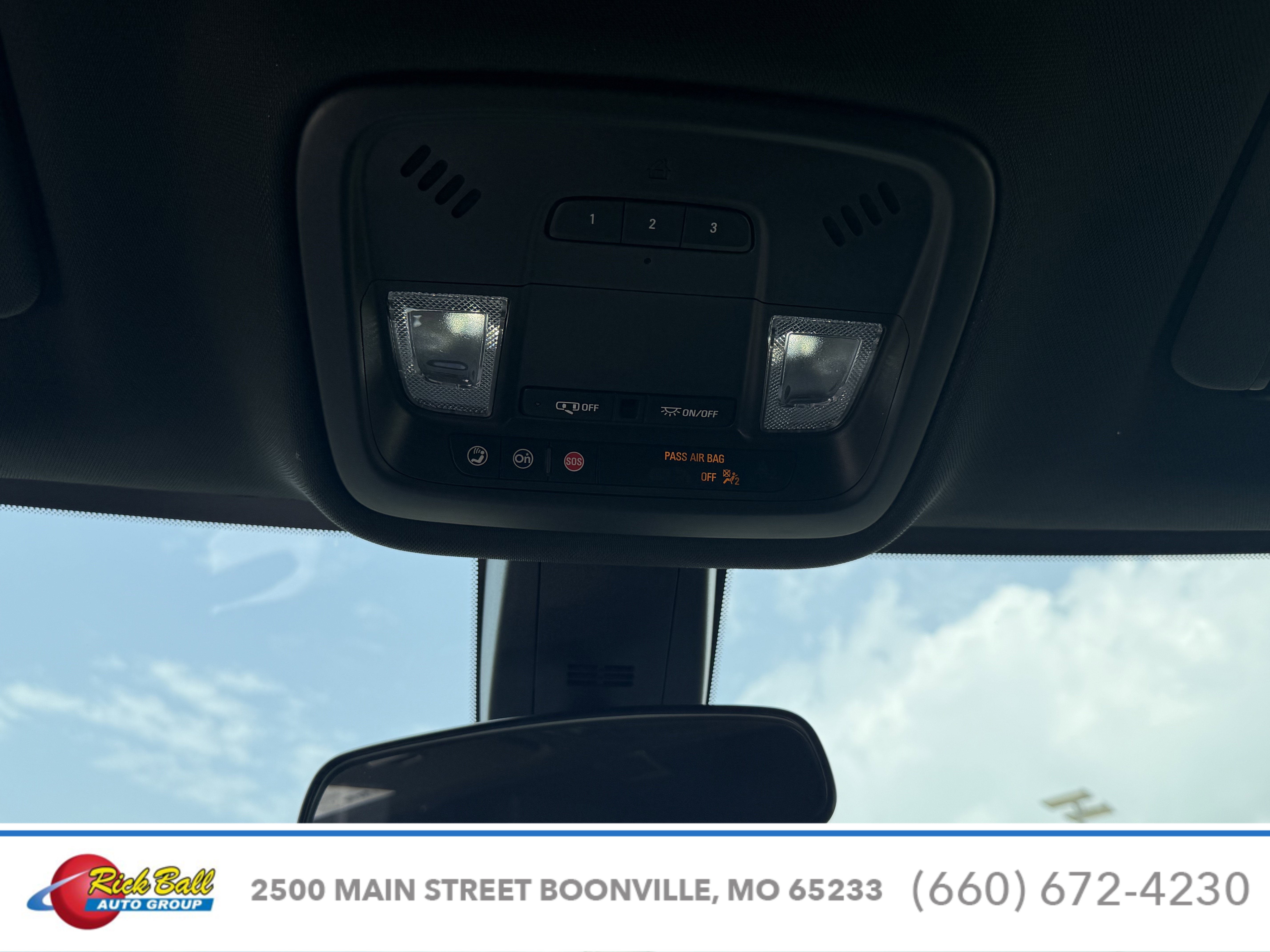 2023 Chevrolet Traverse LT Cloth