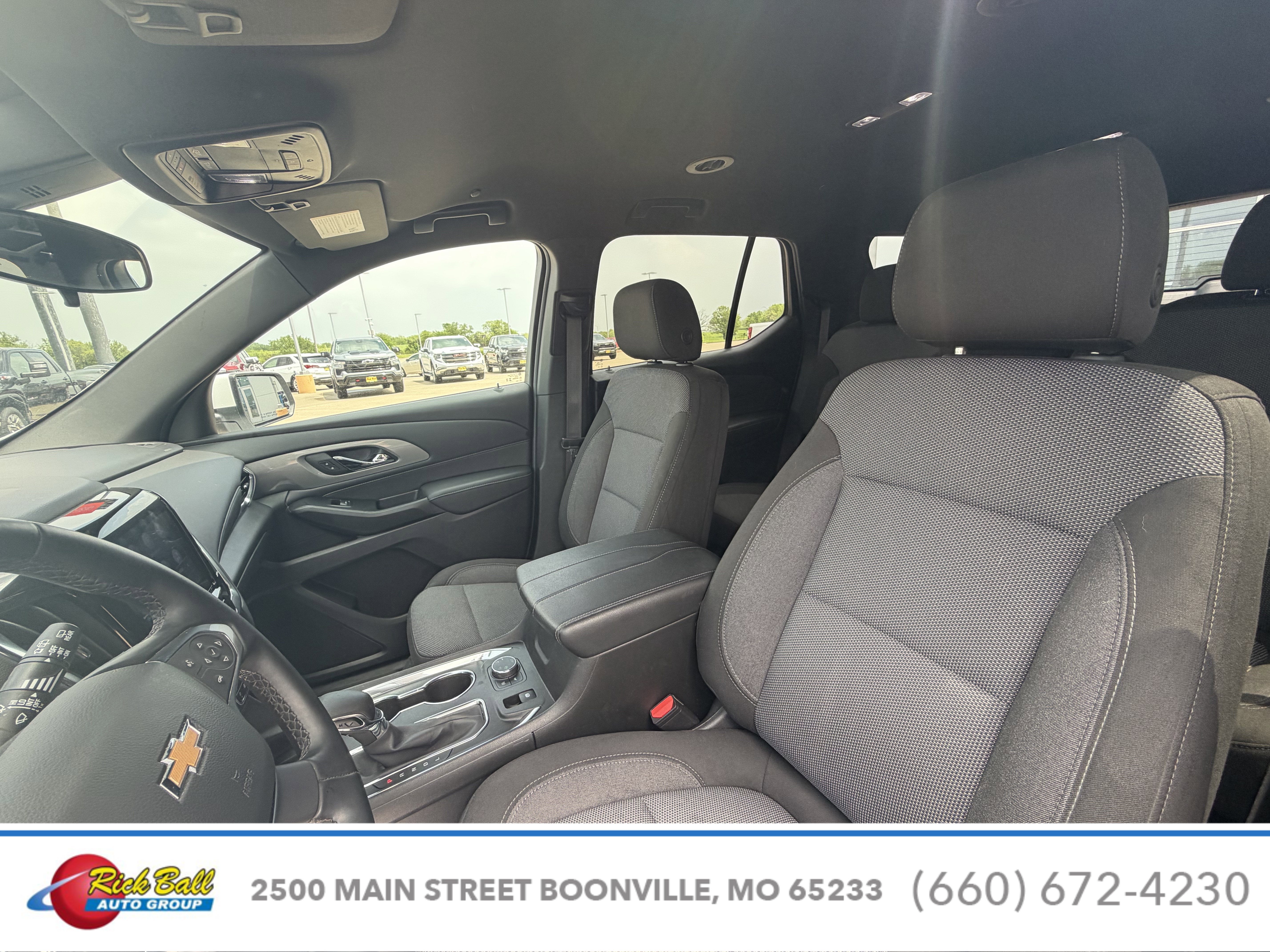 2023 Chevrolet Traverse LT Cloth