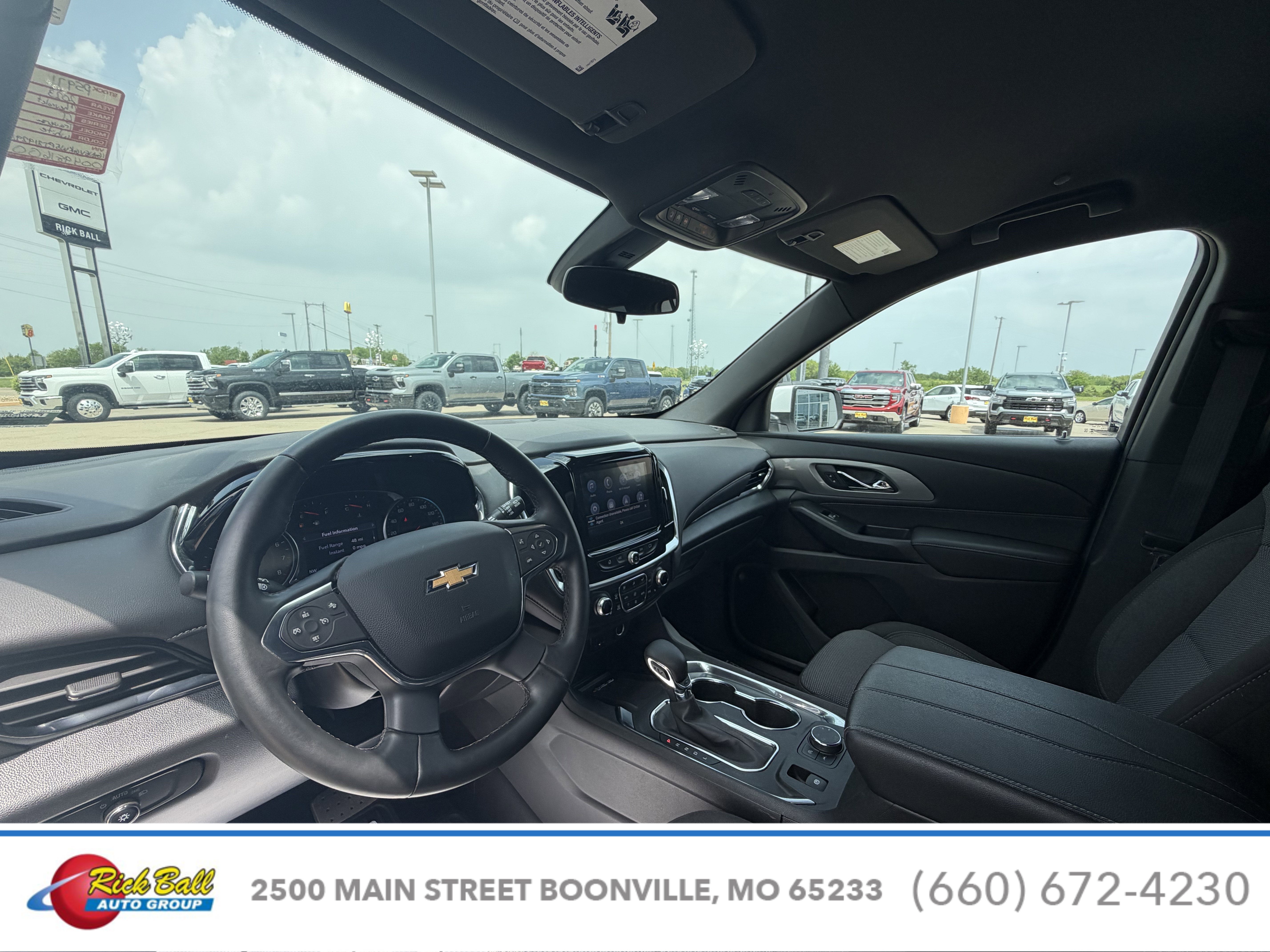 2023 Chevrolet Traverse LT Cloth