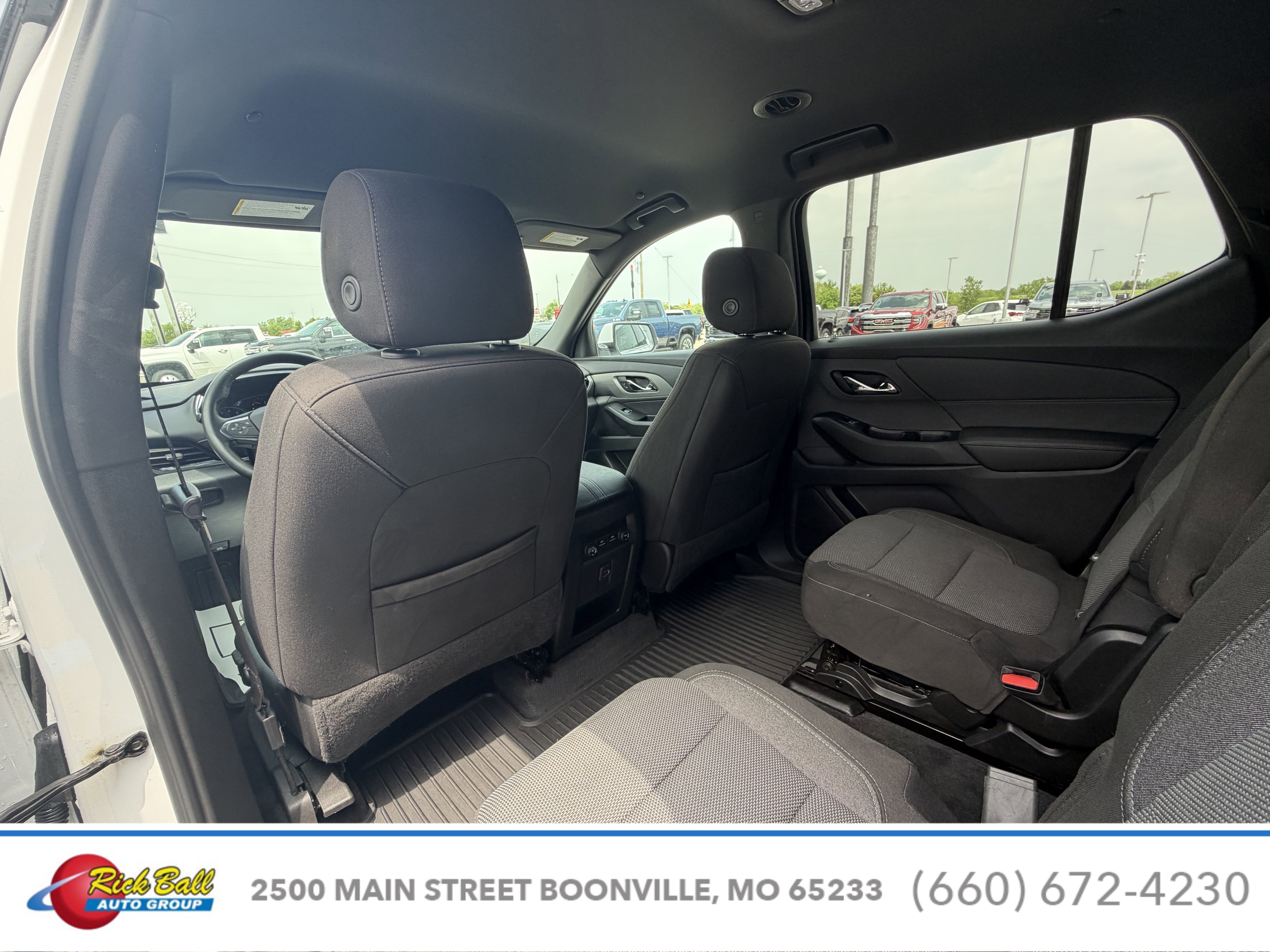 2023 Chevrolet Traverse LT Cloth