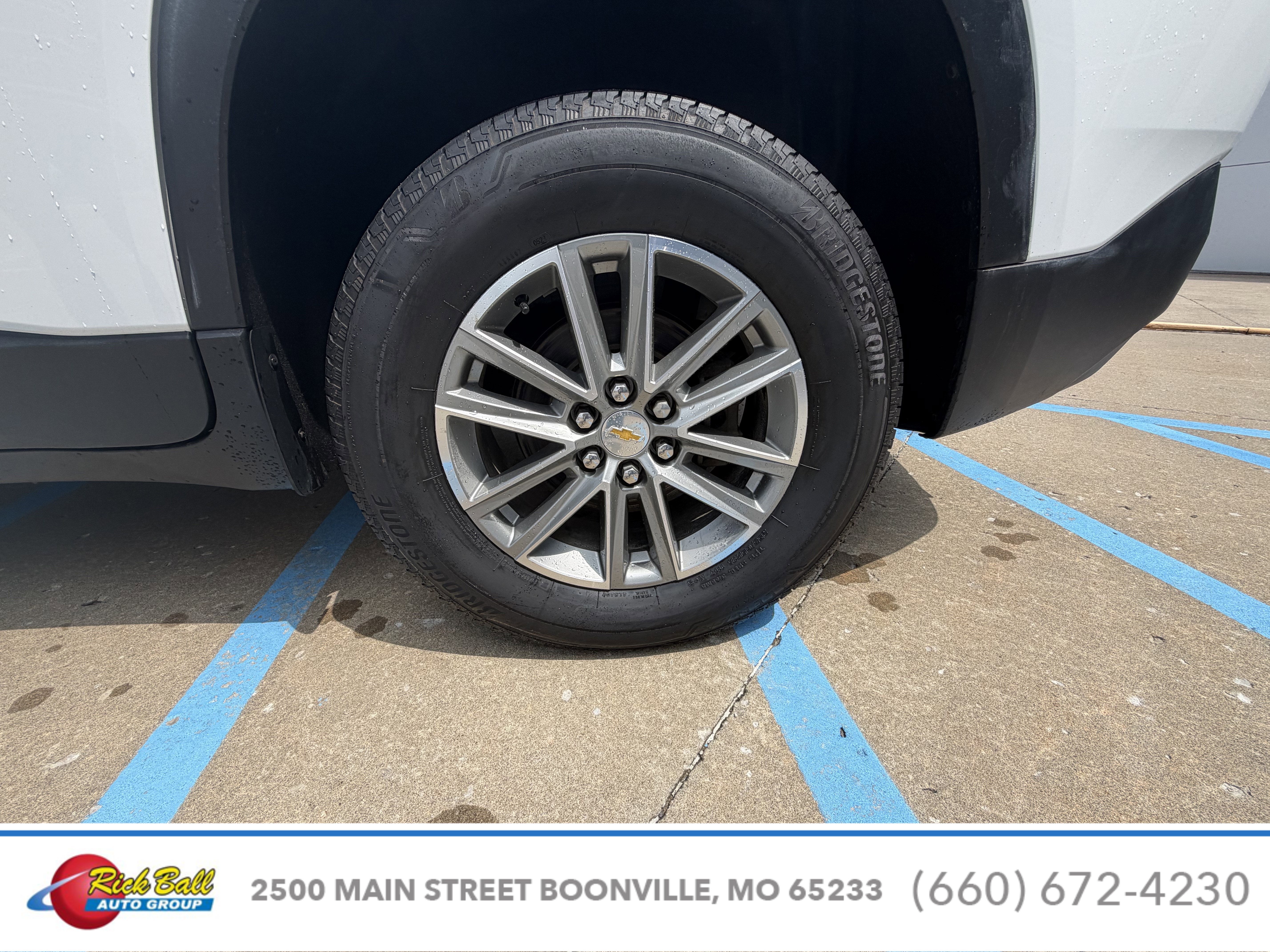 2023 Chevrolet Traverse LT Cloth