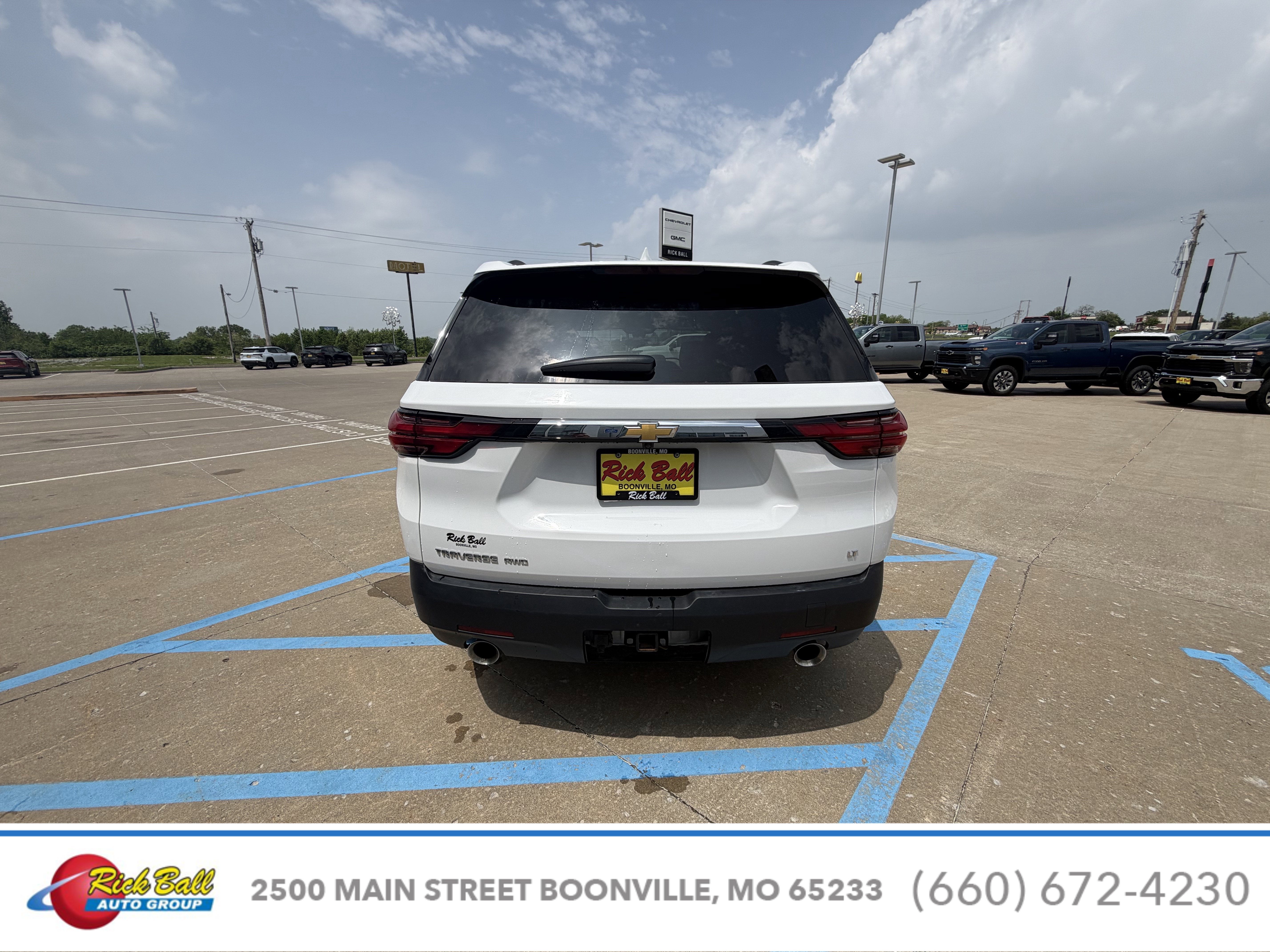 2023 Chevrolet Traverse LT Cloth