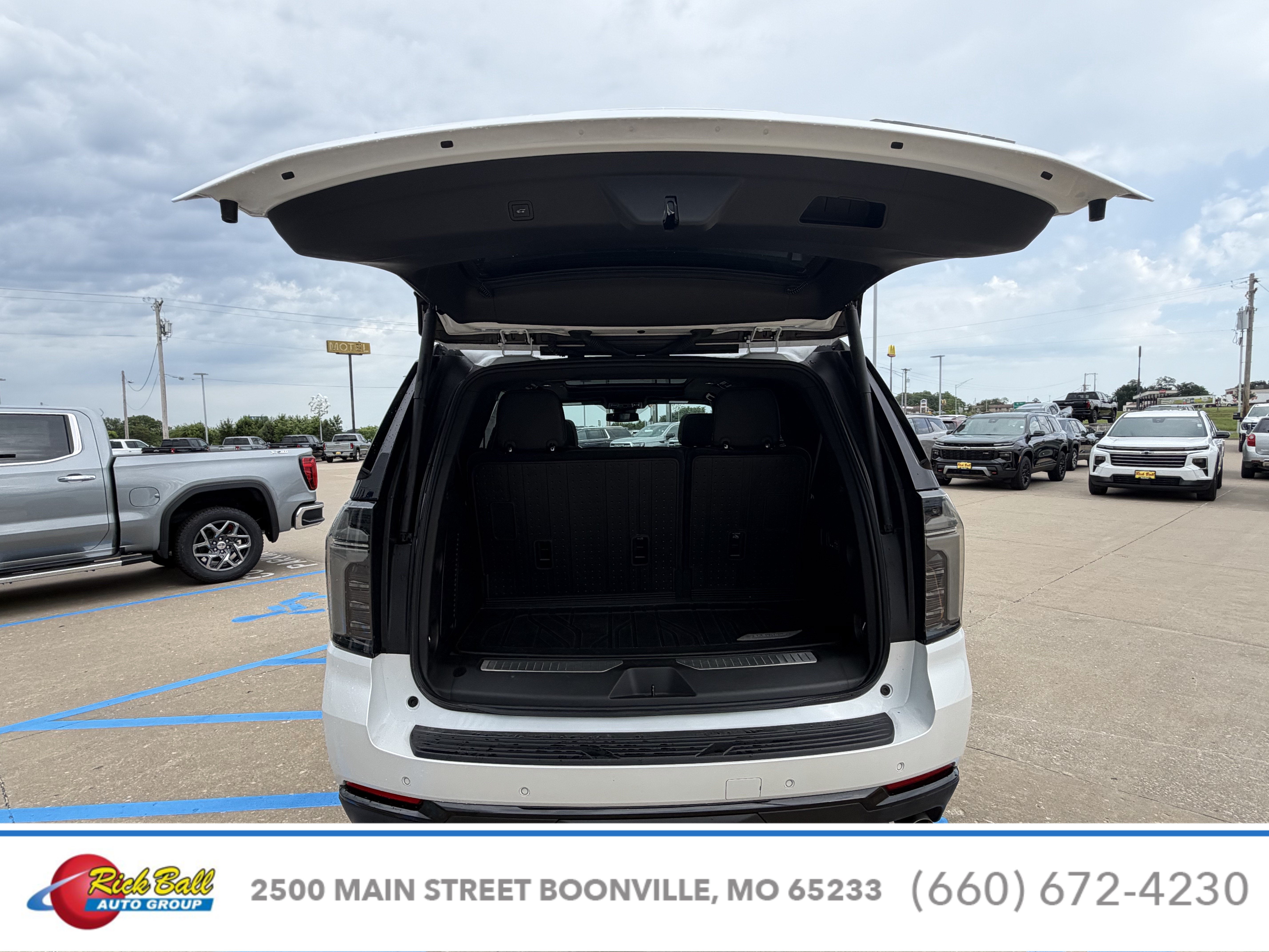 2025 Chevrolet Tahoe RST