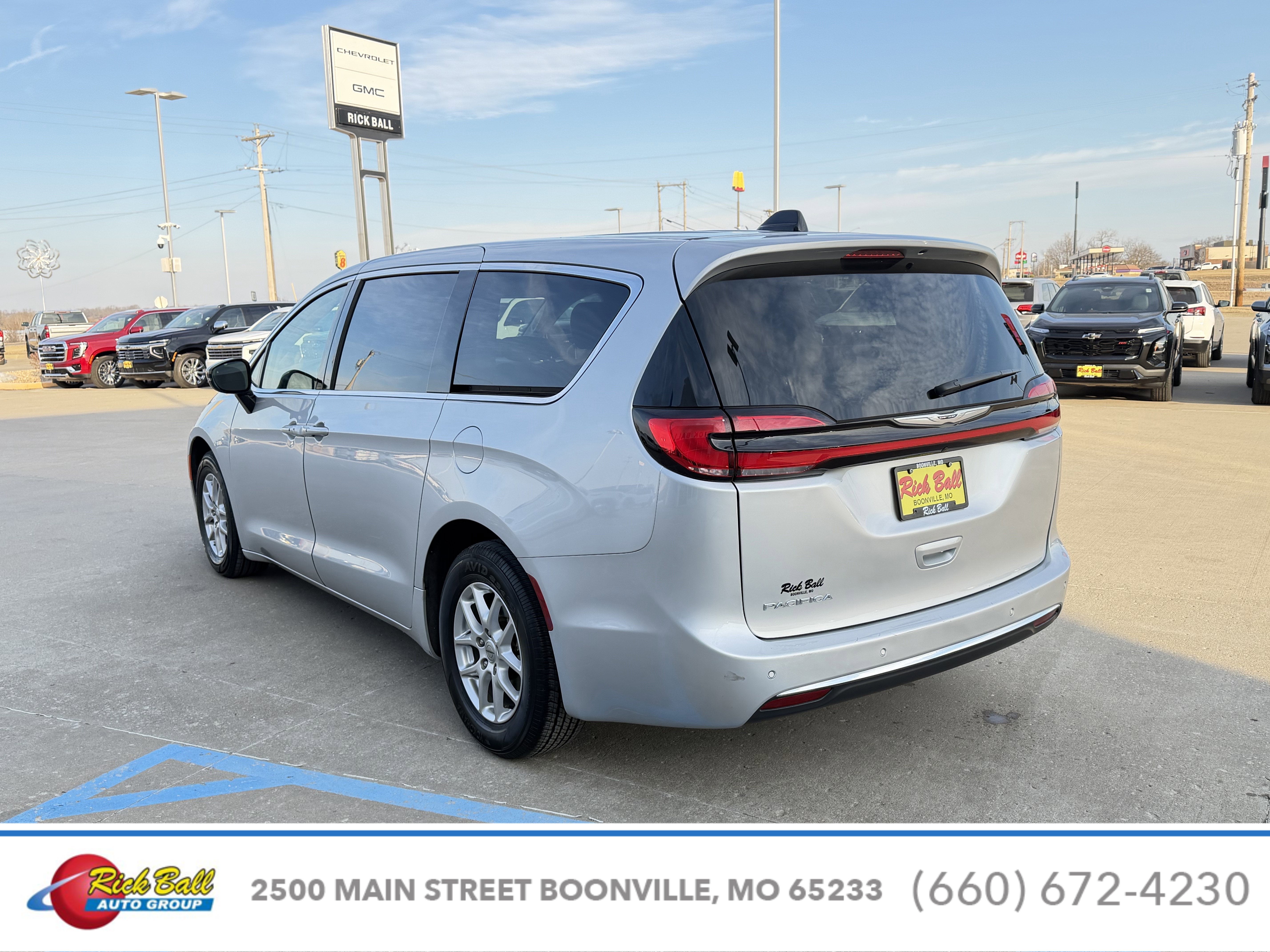 2024 Chrysler Pacifica Touring L