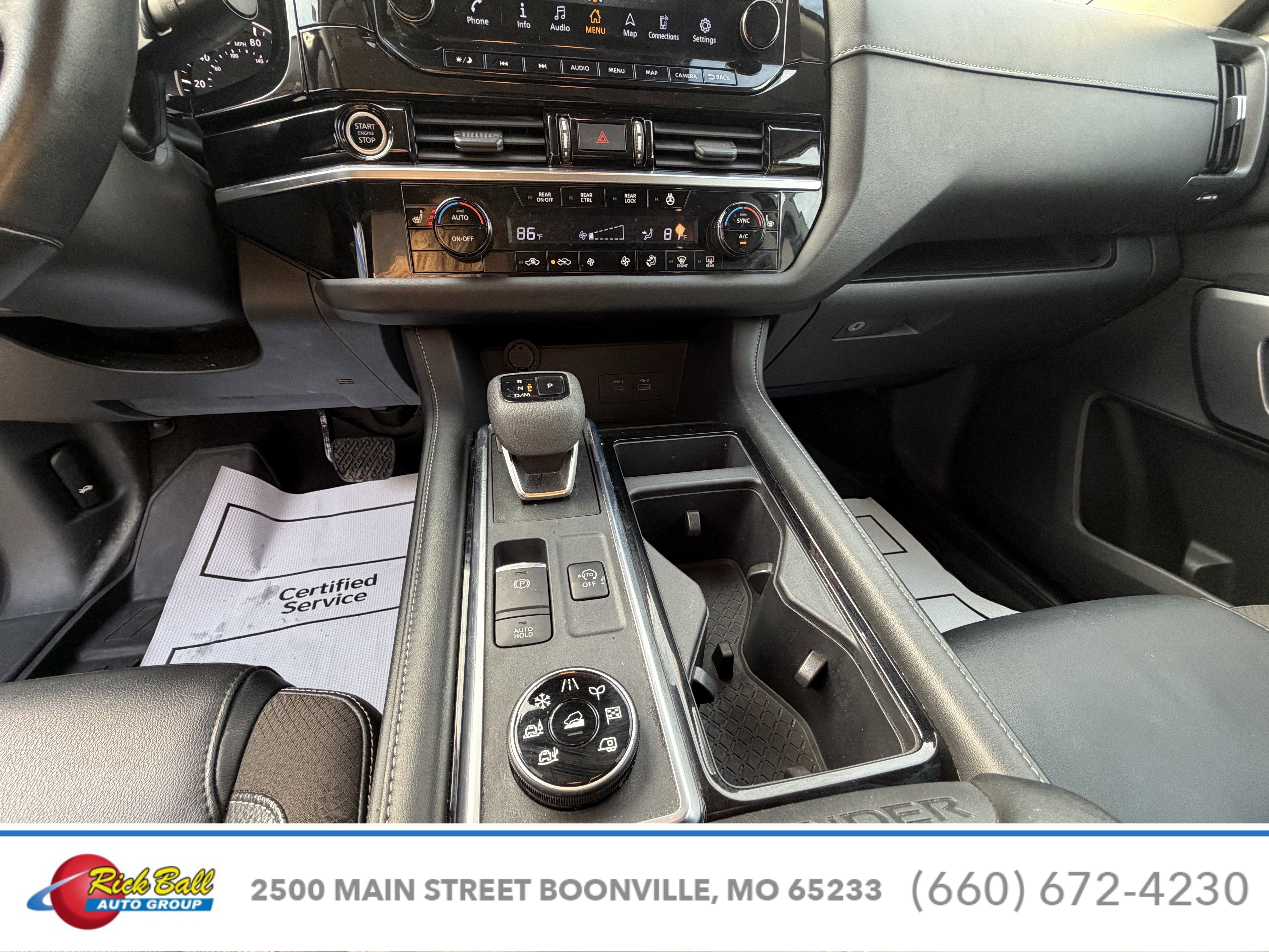 2022 Nissan Pathfinder SL