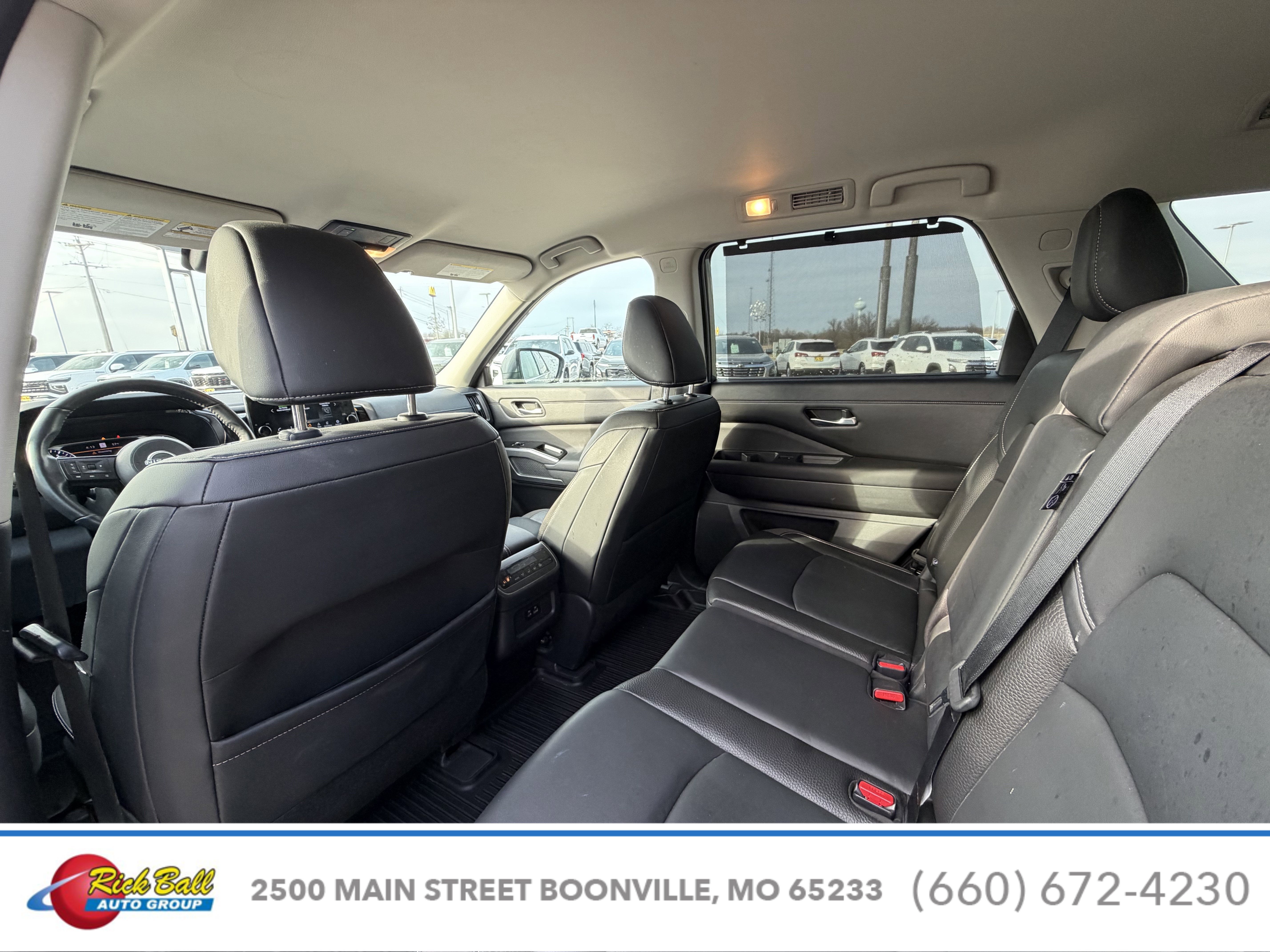 2022 Nissan Pathfinder SL