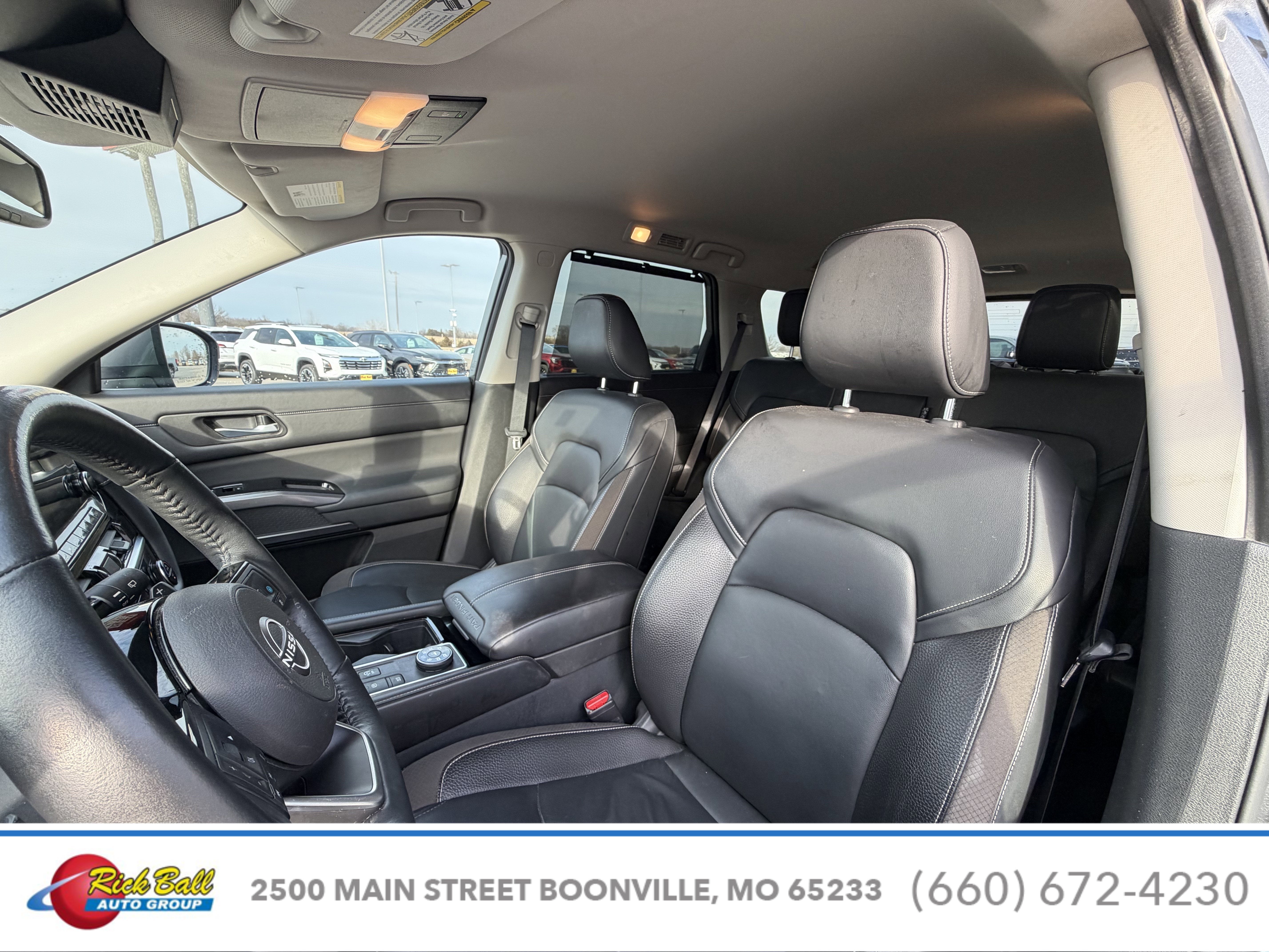 2022 Nissan Pathfinder SL