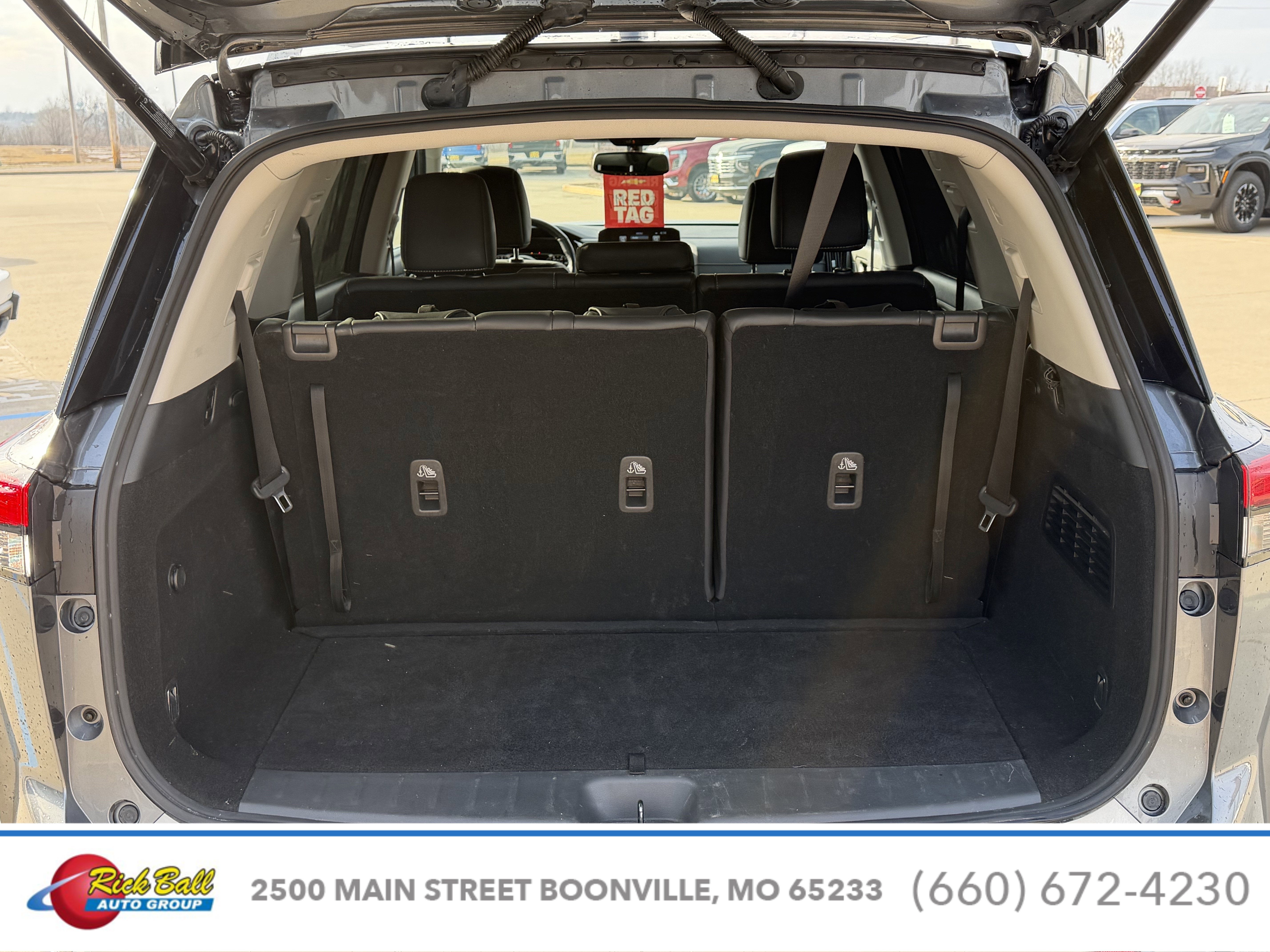 2022 Nissan Pathfinder SL