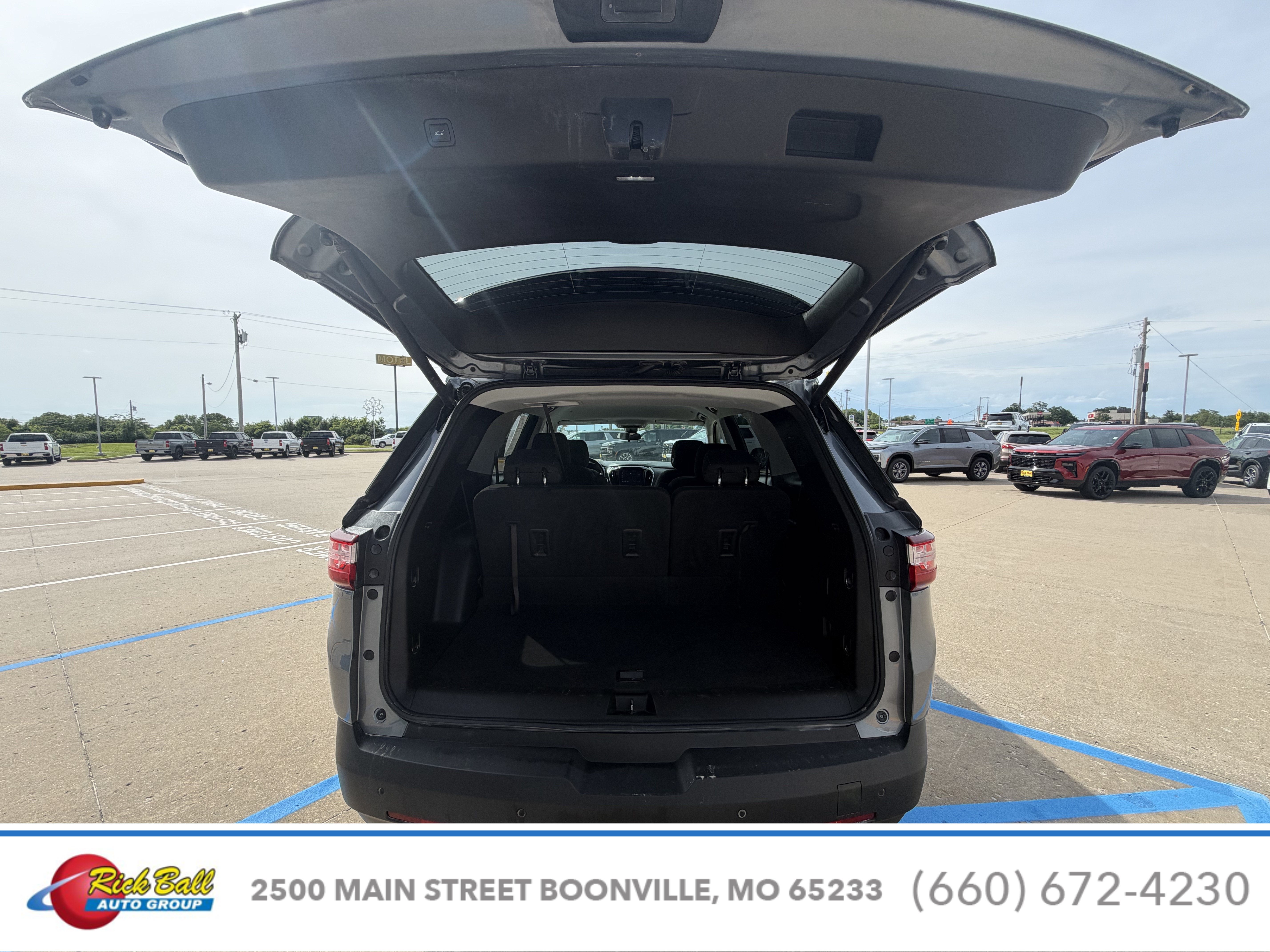 2021 Chevrolet Traverse LT Cloth