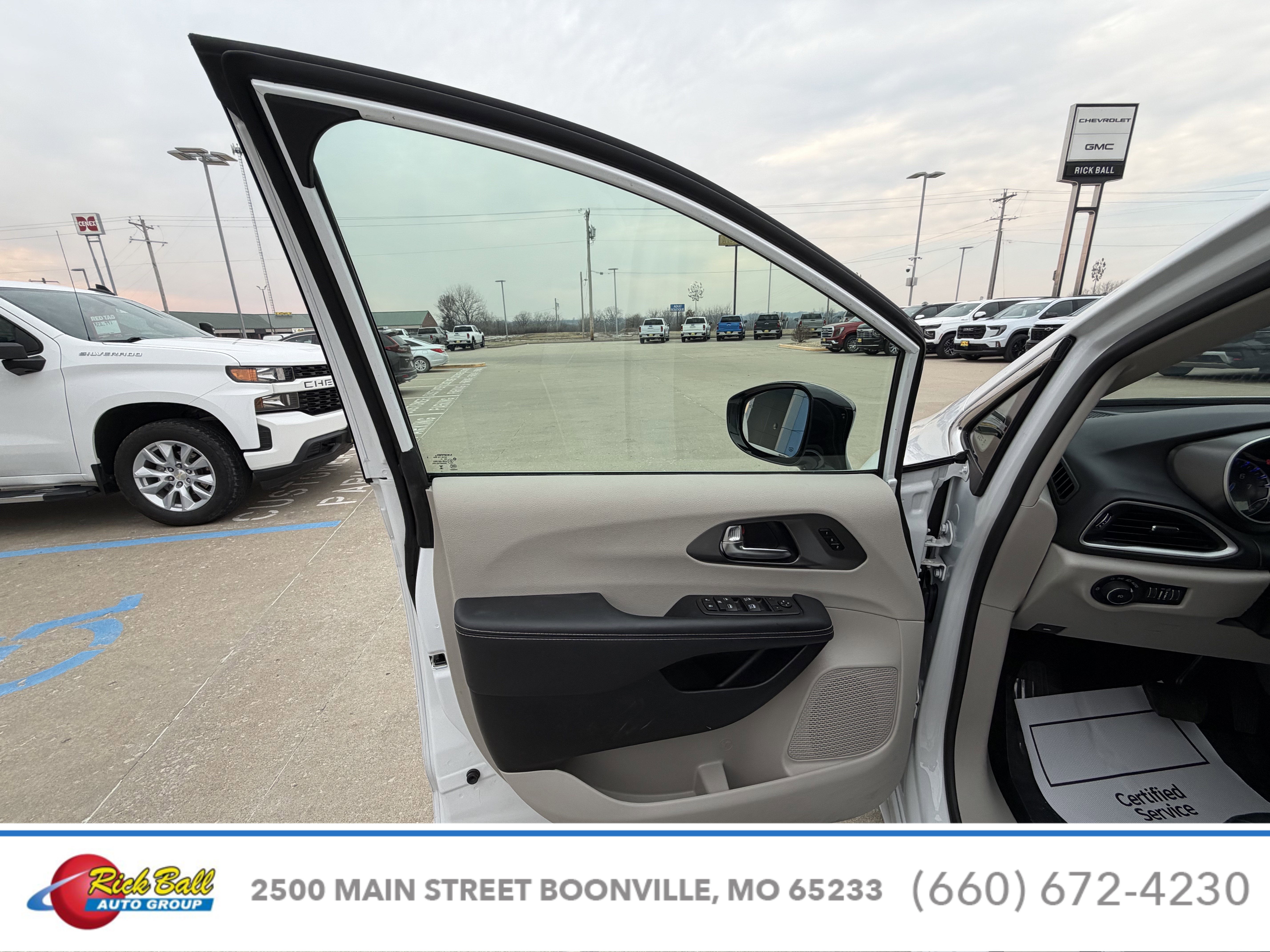 2024 Chrysler Pacifica Touring L