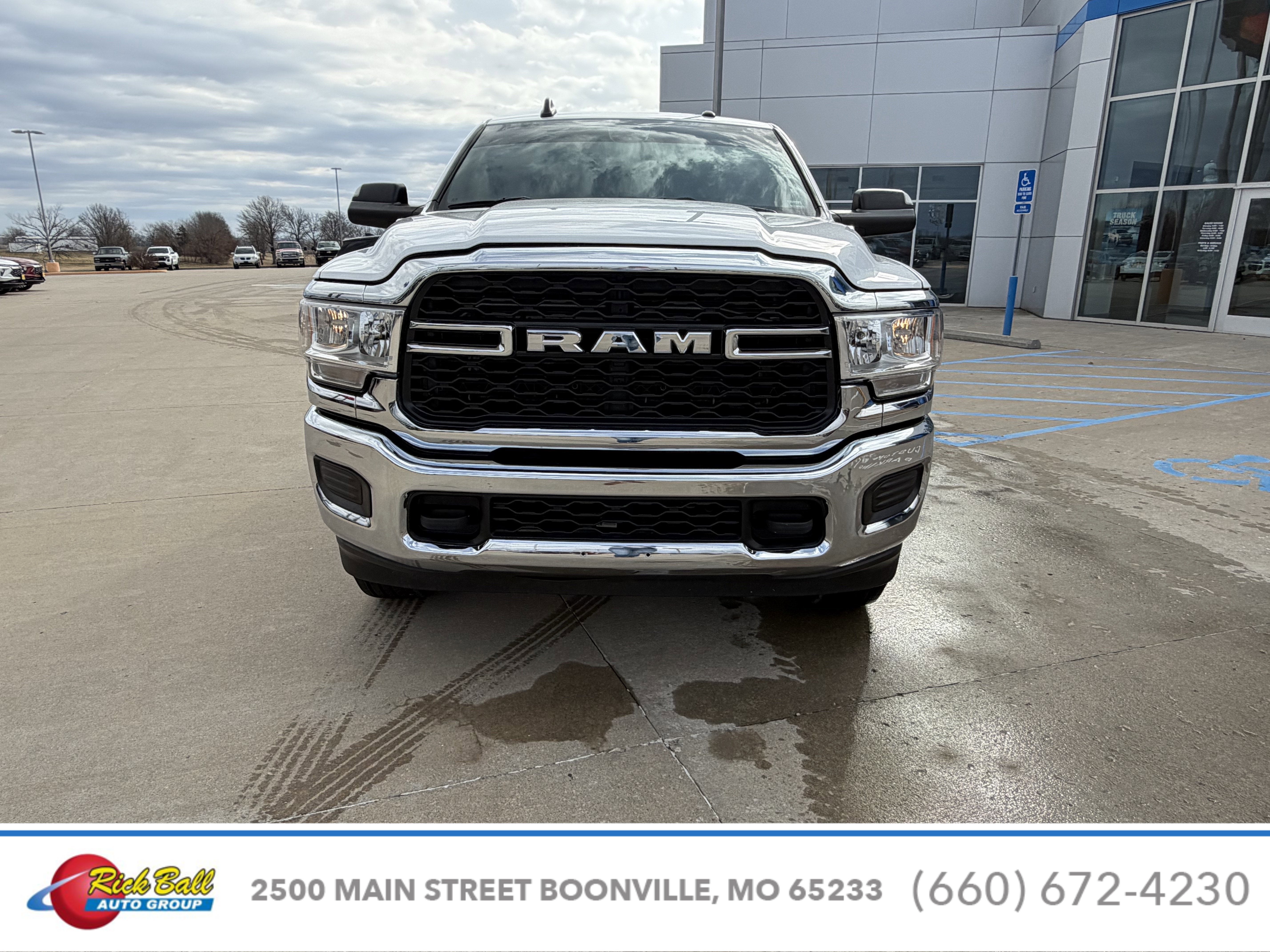 Used 2022 RAM Ram 2500 Pickup Tradesman with VIN 3C6UR5CJ0NG117077 for sale in Kansas City