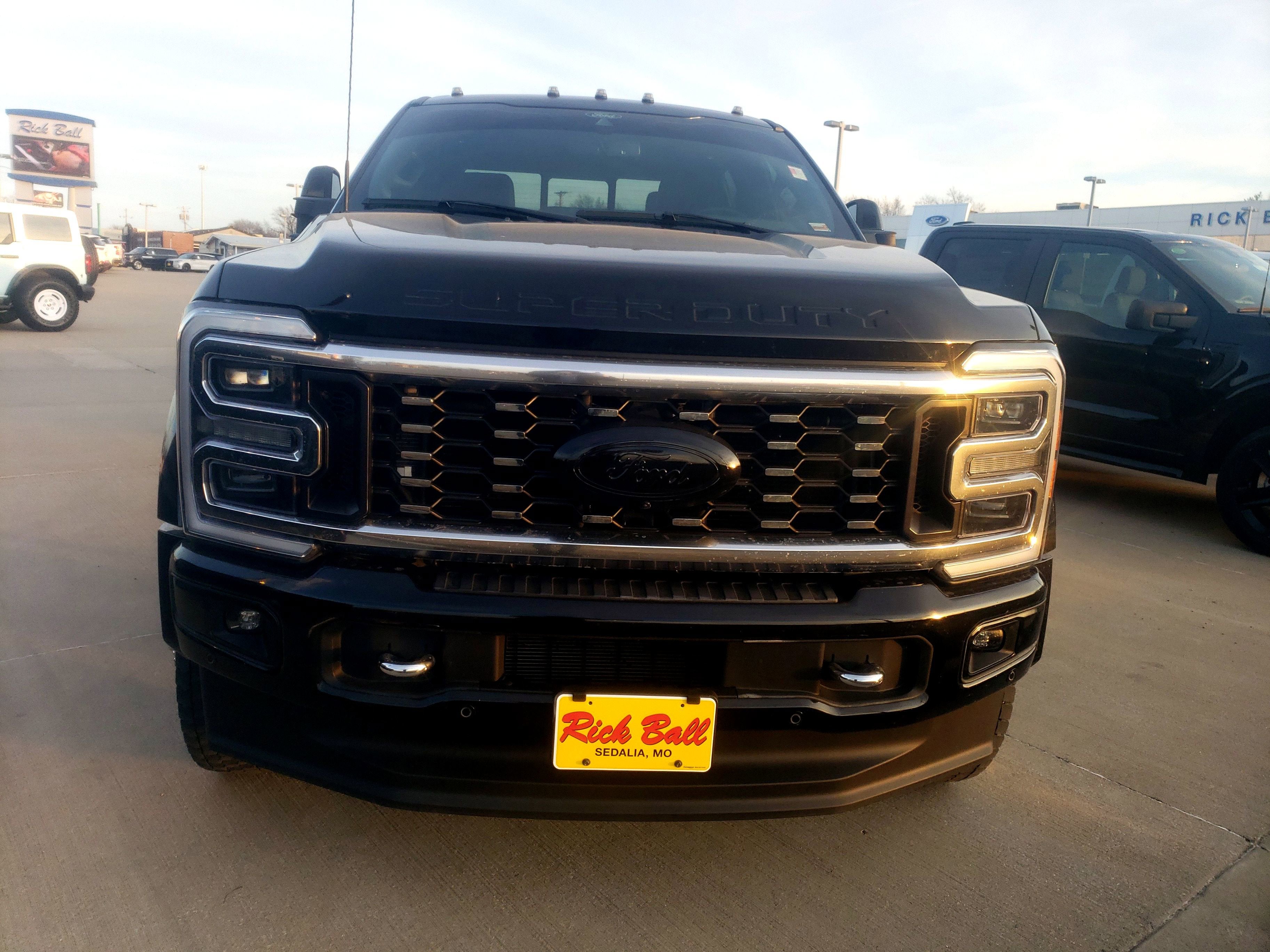 2024 Ford Super Duty F-450 DRW Platinum