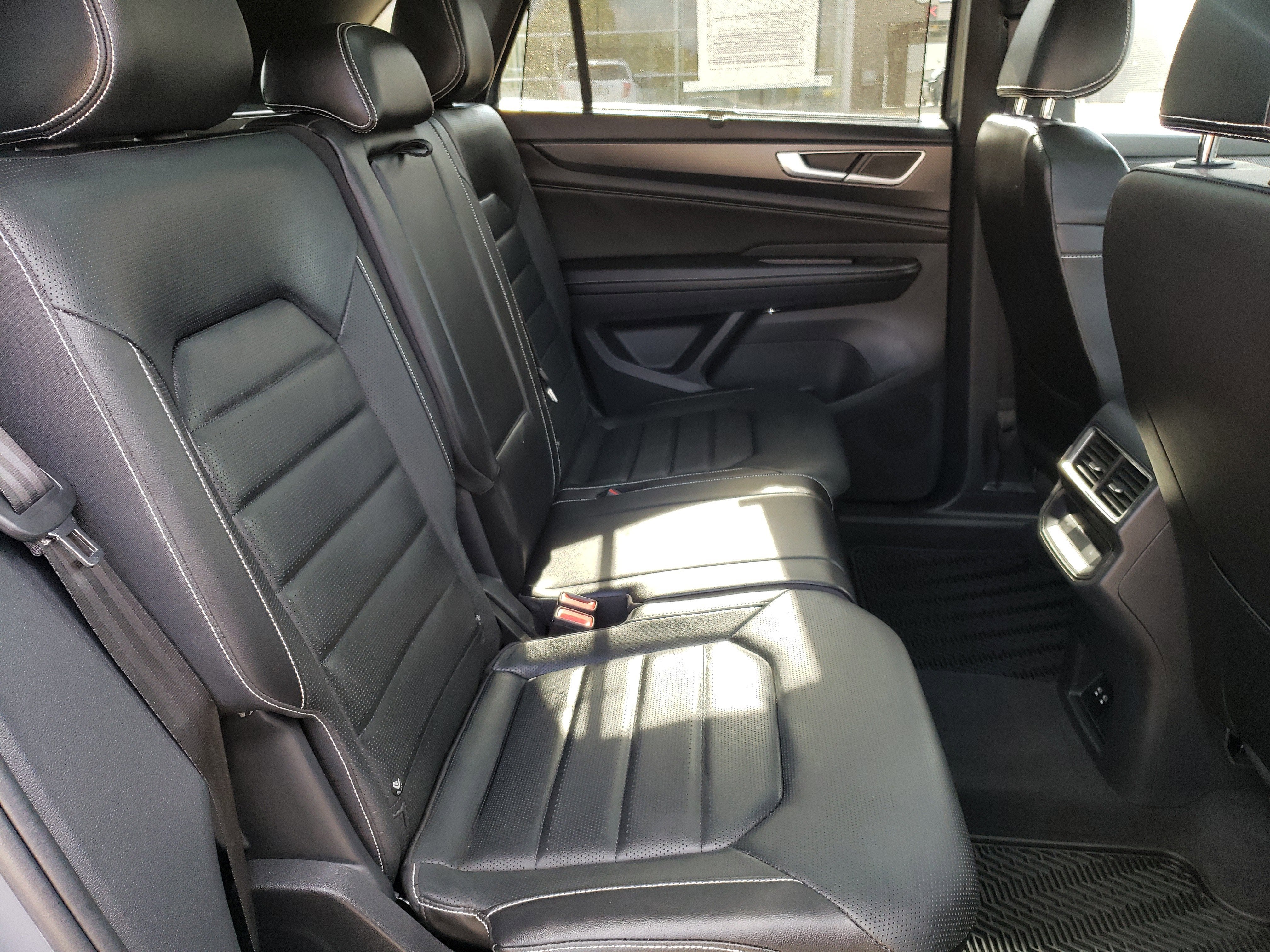 2024 Volkswagen Atlas Cross Sport 2.0T SEL R-Line