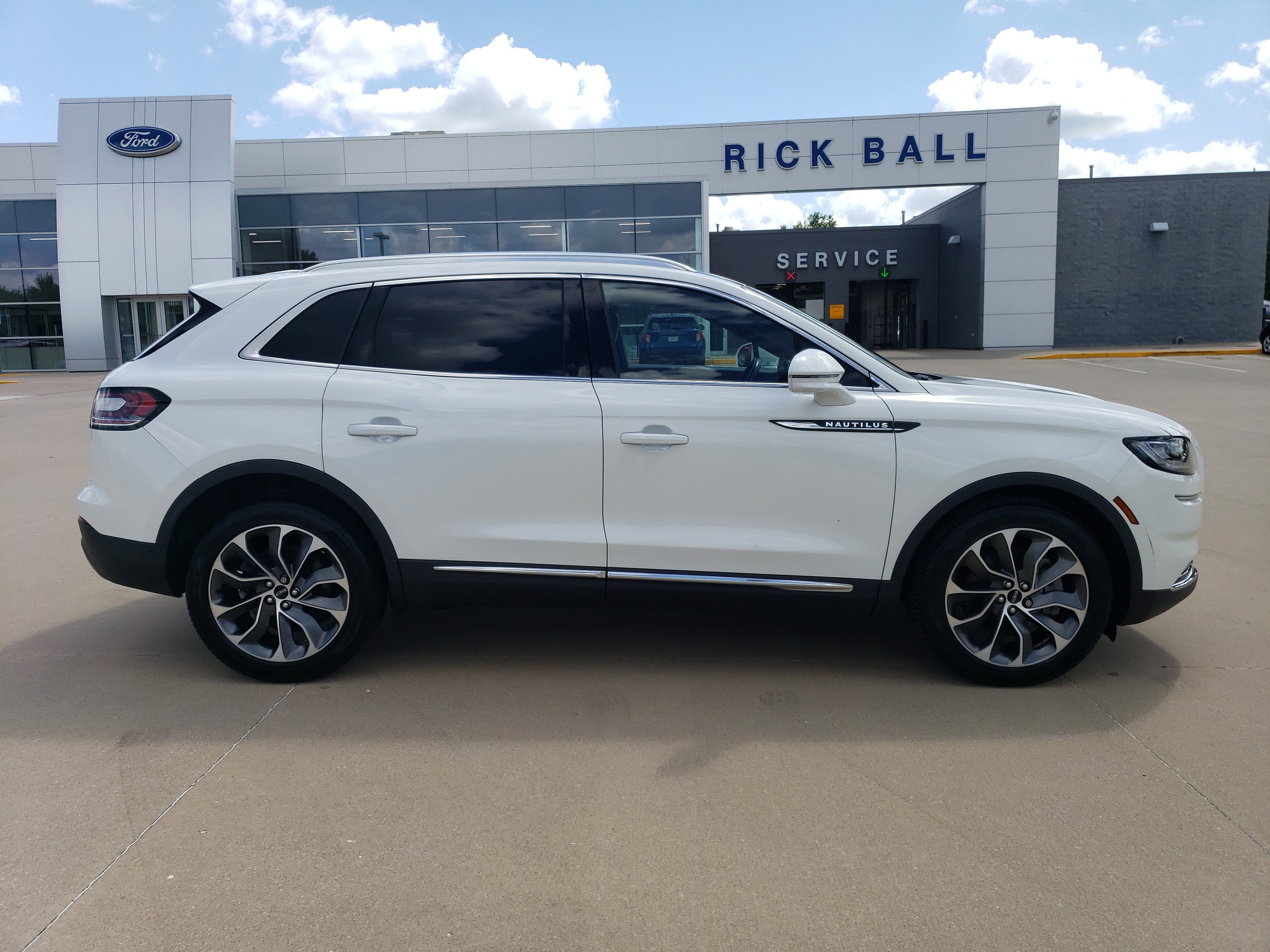 2022 Lincoln Nautilus Reserve