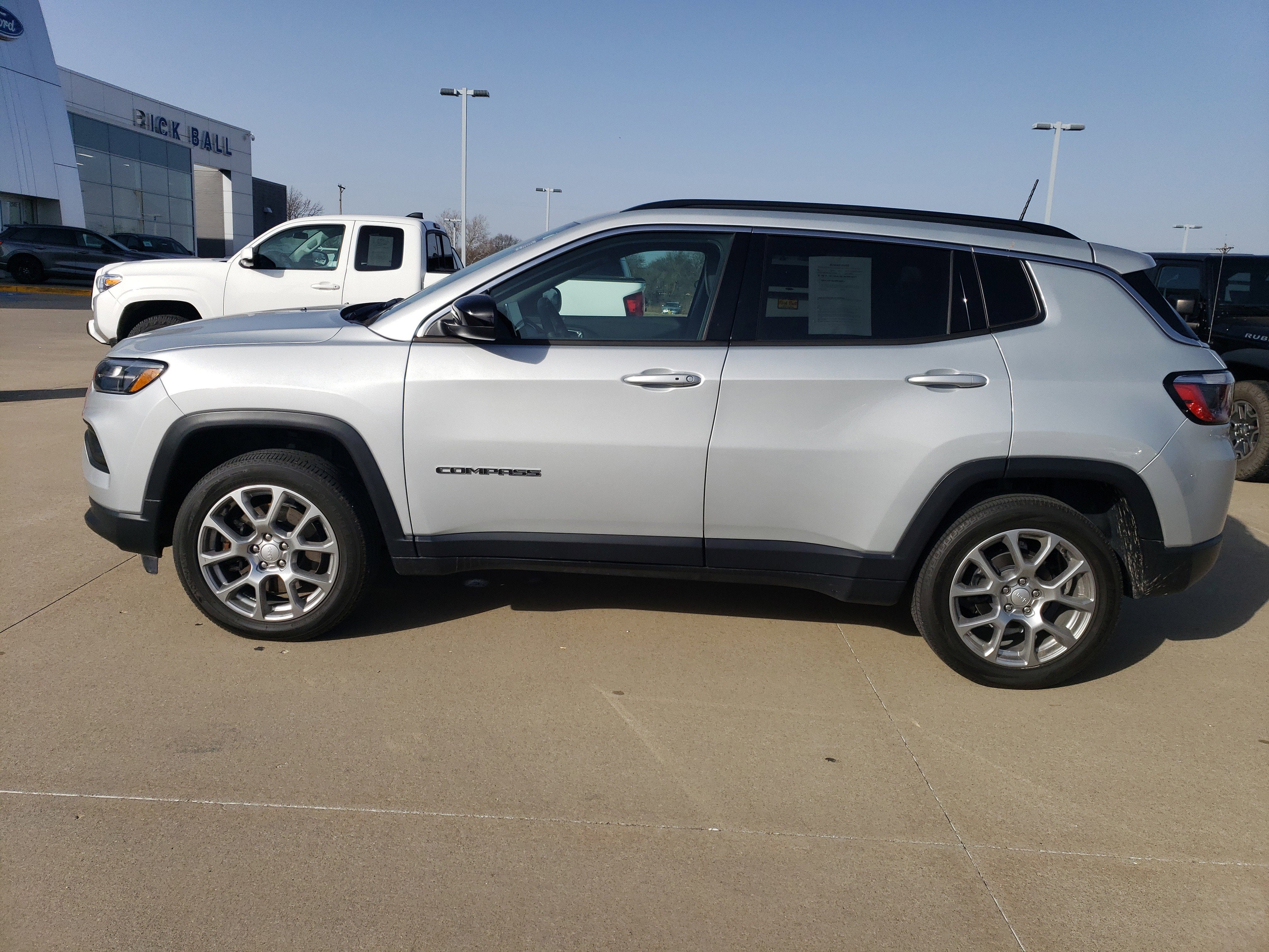 2024 Jeep Compass Latitude Lux