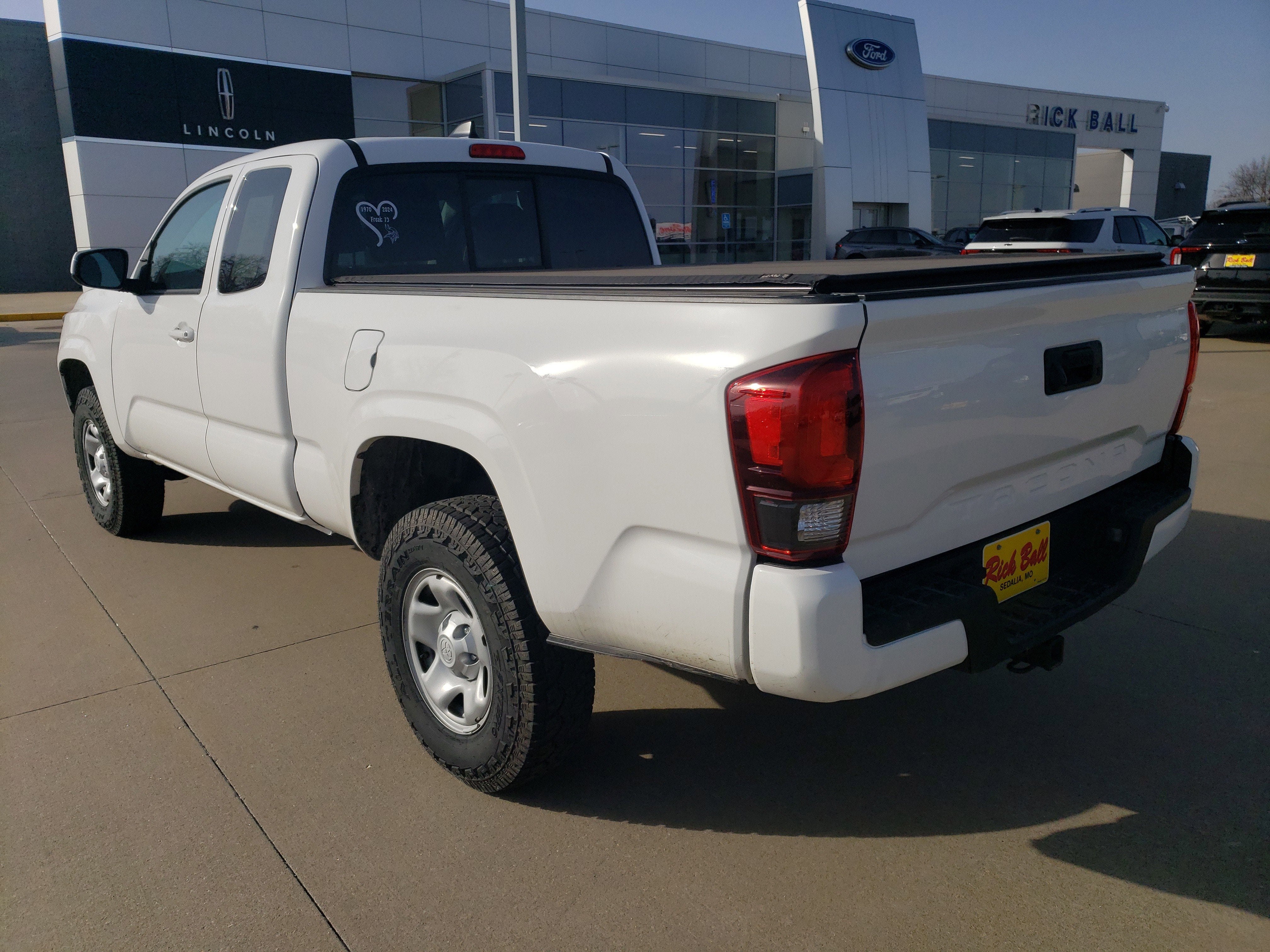 2022 Toyota Tacoma 2WD SR