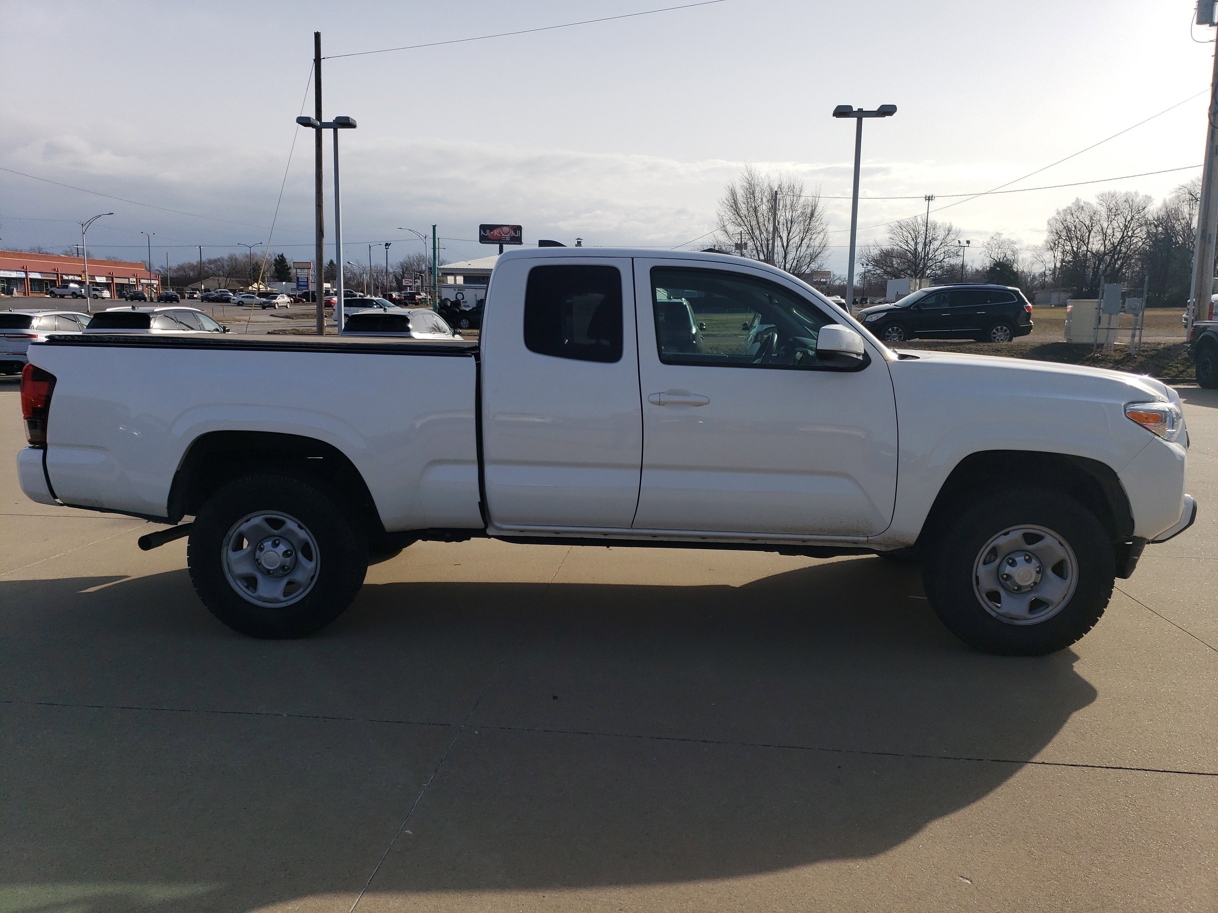 2022 Toyota Tacoma 2WD SR