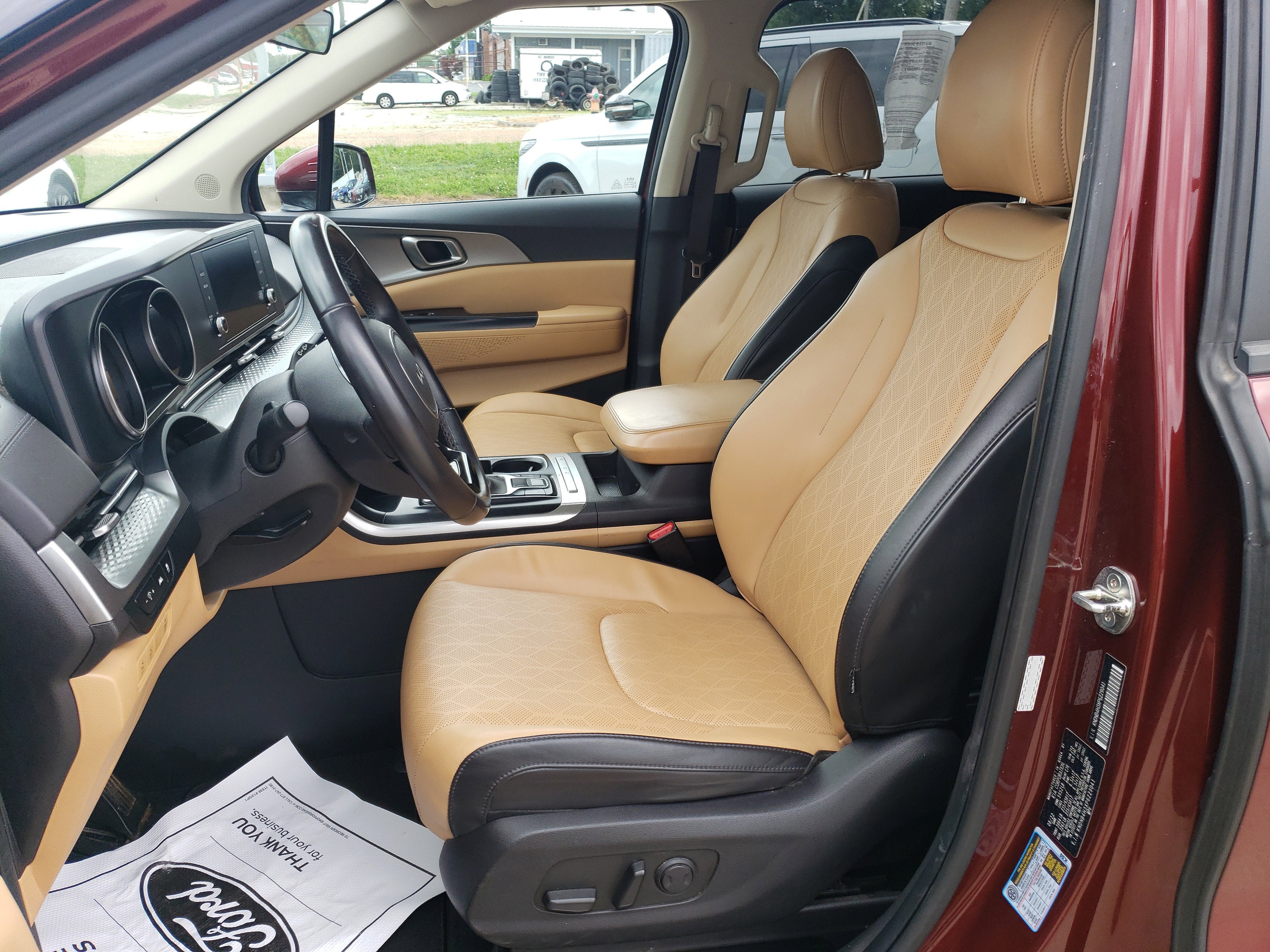 2023 Kia Carnival LX